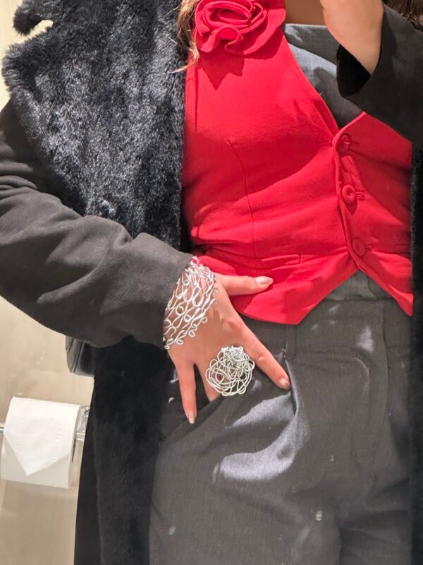 6 Outfits - Image 5