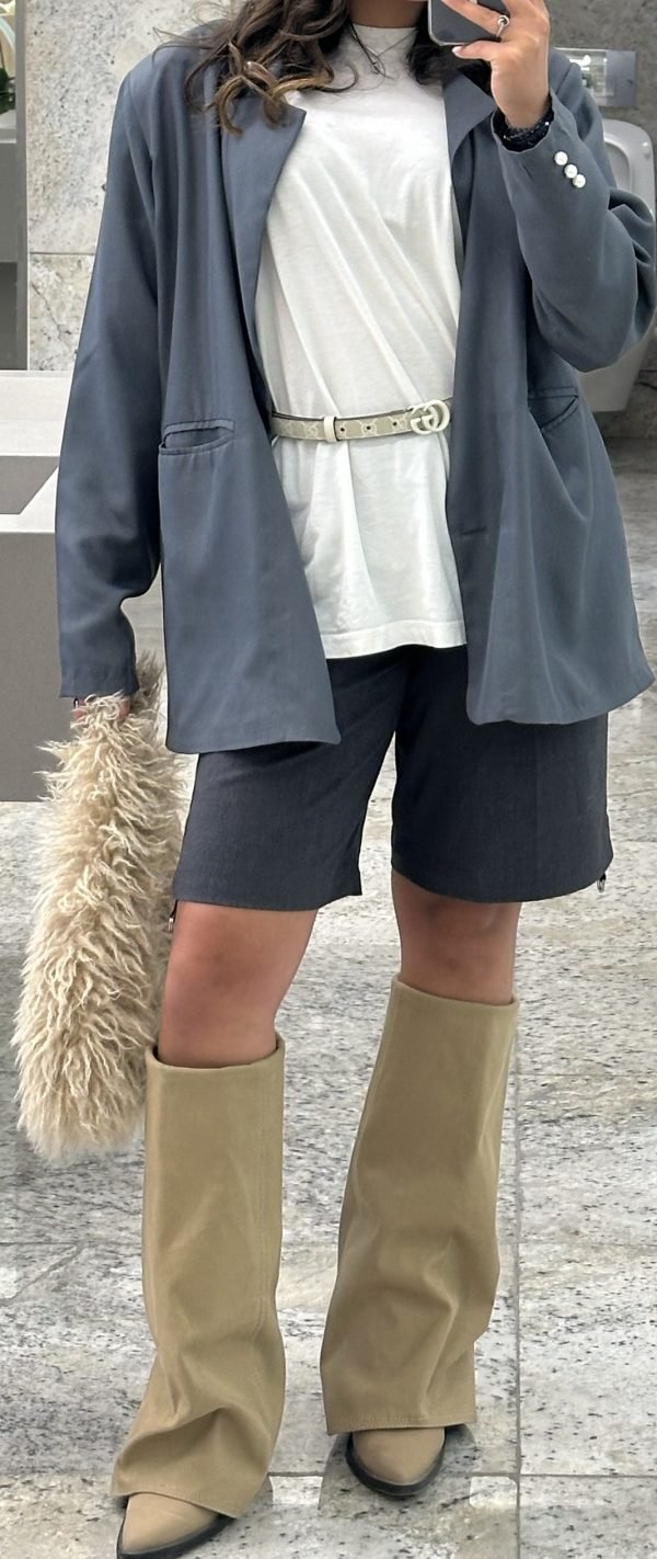 6 Outfits - Image 2